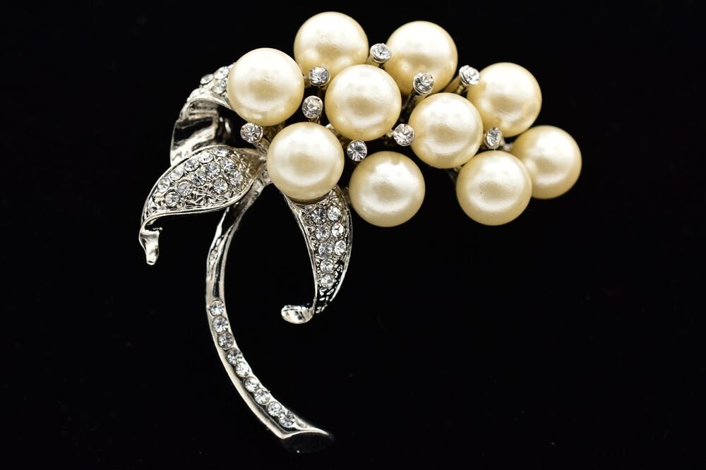 Vintage Crystal Pearl Flower Pin Brooch Burst Pave Shiny Bridal Ice Y2K A26